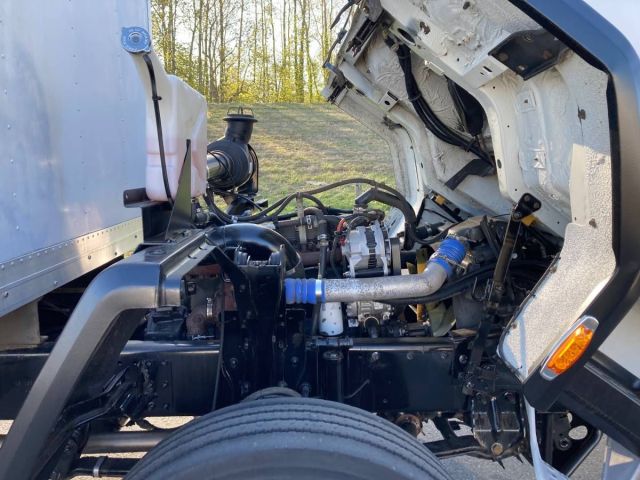 Sterling 18ft Box Truck w Cummins 7.jpg