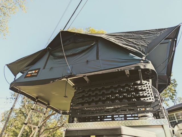 Ushi Tentbox Front of Trailer.jpg